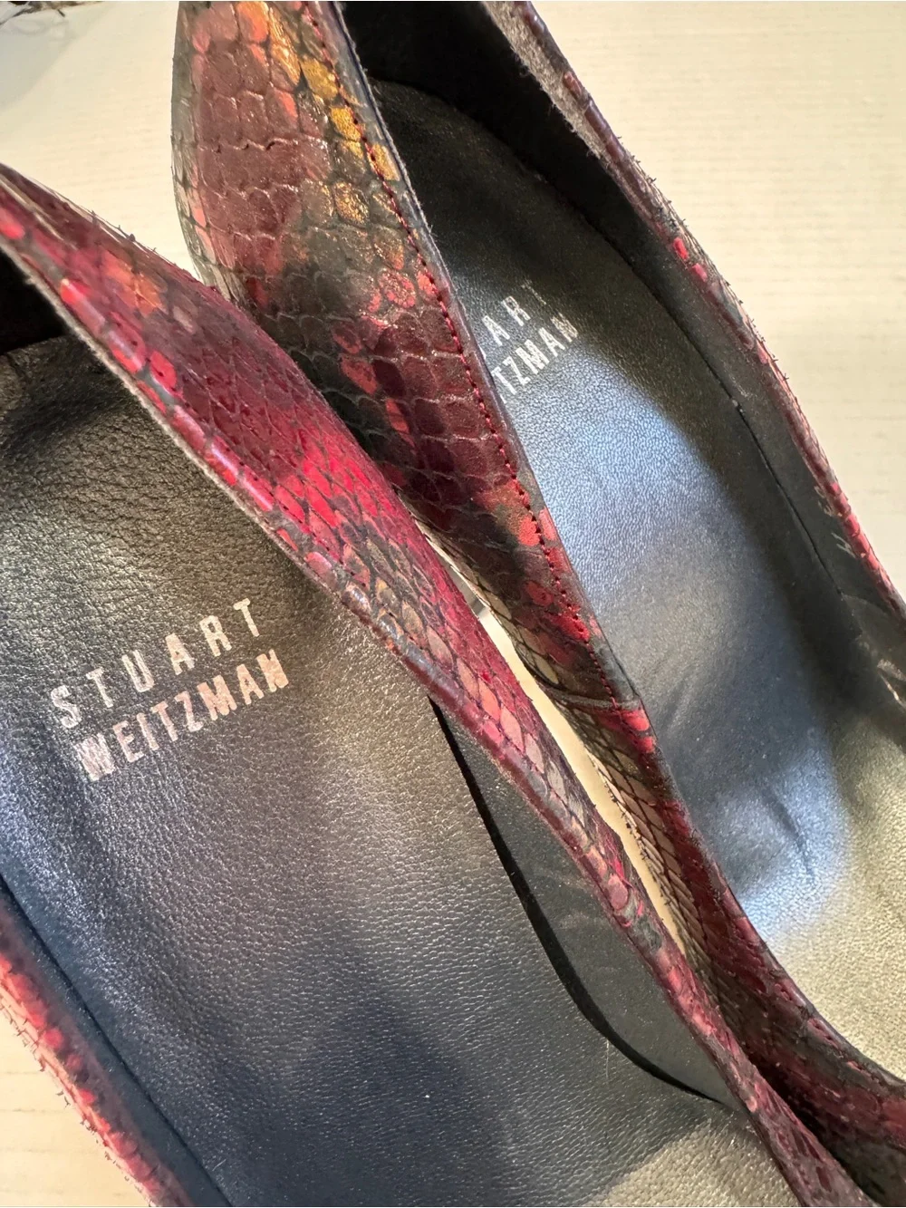 Stuart Weitzman Red Black Snake Print Leather Pumps Heels Womens 6.5 Classic